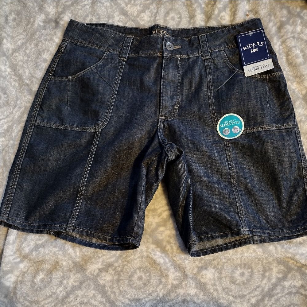 NWT Ryder by Lee size 14 instantly slims you. With 4 Pockets button/zip closure.